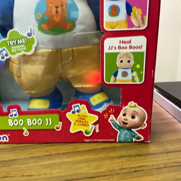 NIB Talking and Singing COCOMELON Plush doll • LIGHT & SOUNDS and SING ALONG: - Picture 8 of 12